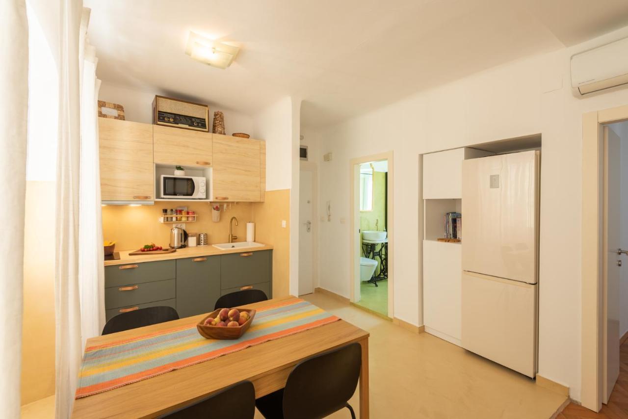 Pula City Apartment With Private Parking Free Eksteriør bilde