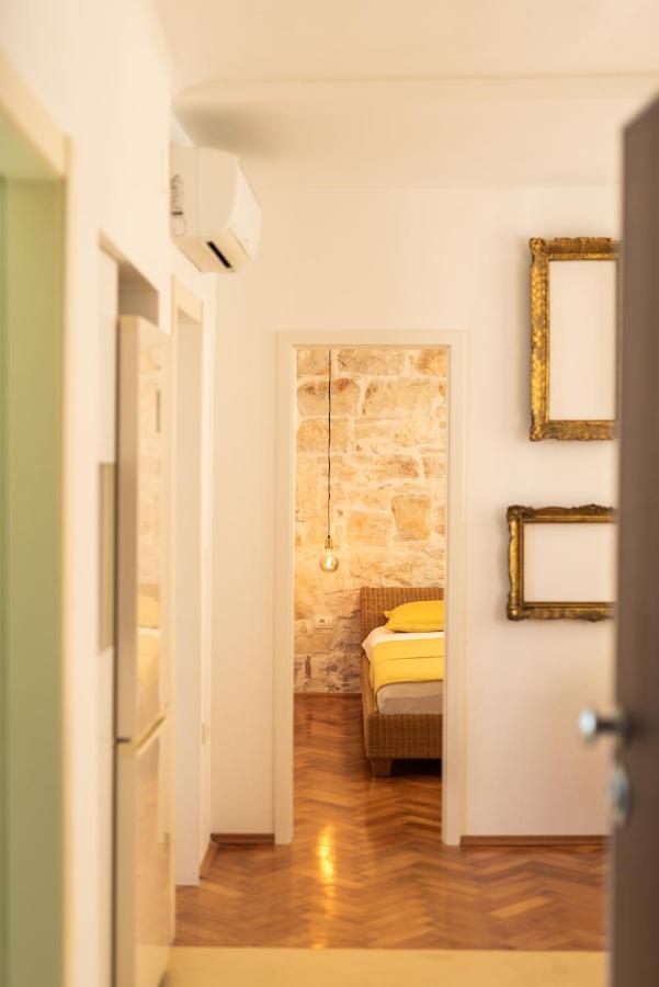 Pula City Apartment With Private Parking Free Eksteriør bilde