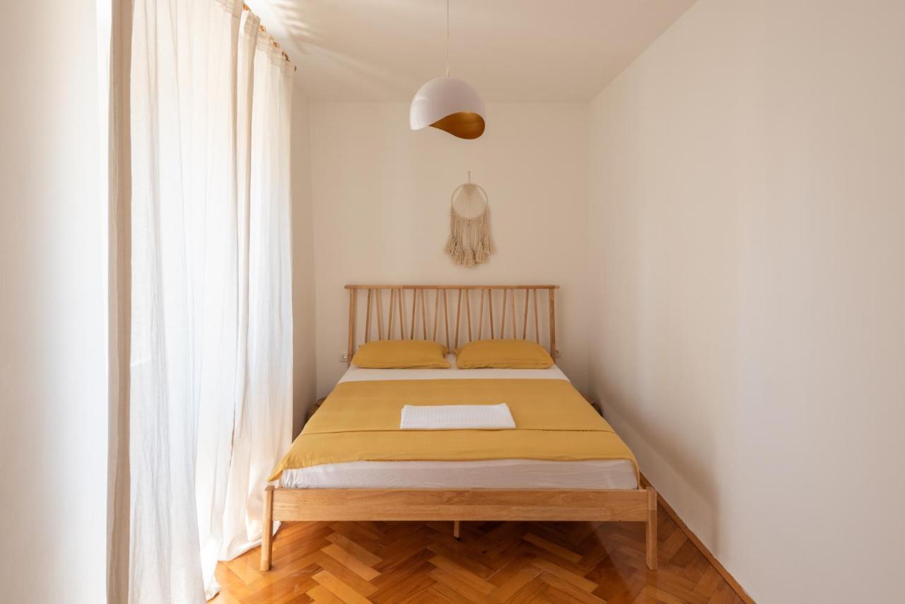Pula City Apartment With Private Parking Free Eksteriør bilde