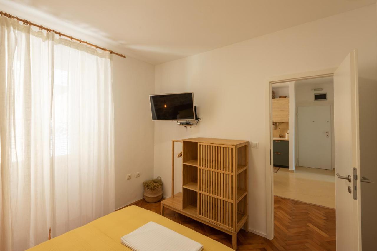 Pula City Apartment With Private Parking Free Eksteriør bilde