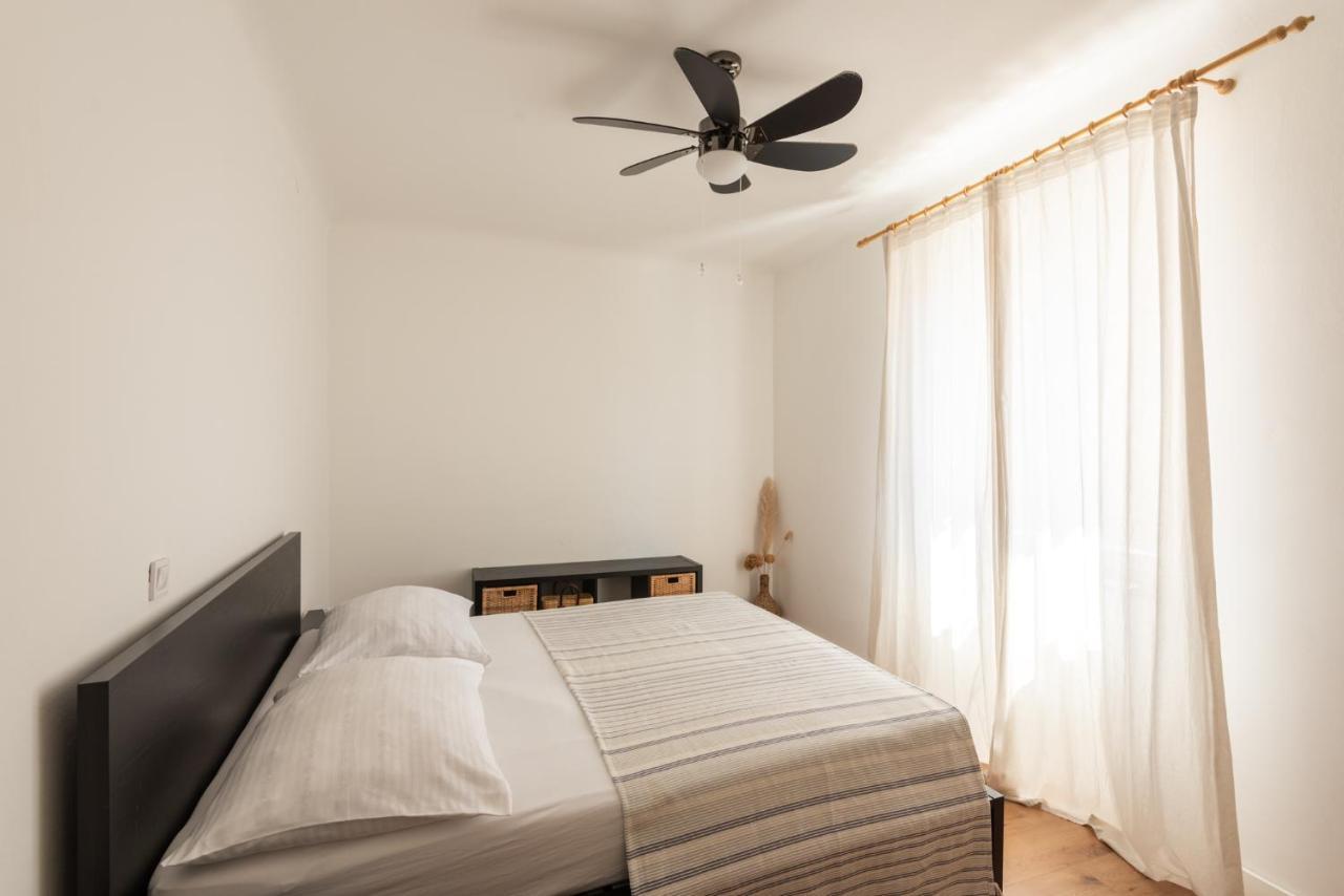 Pula City Apartment With Private Parking Free Eksteriør bilde